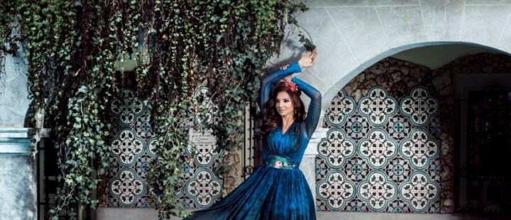 Michal Negrin fotózás Sarka Kata kék estélyi ruha