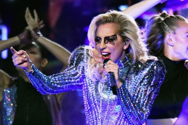 lady gaga super bowl jelmez donatella versace